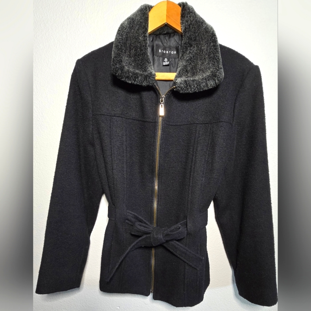 Vintage Braetan Black Women's Wool Coat with Faux Fur Collar